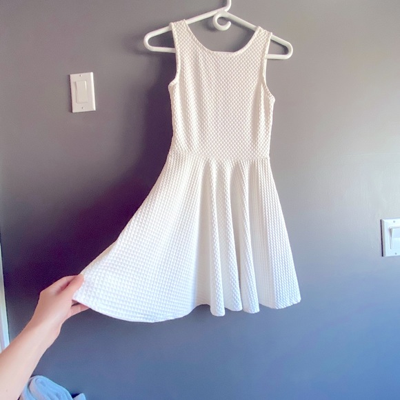 Seductions white dress - Picture 2 of 3